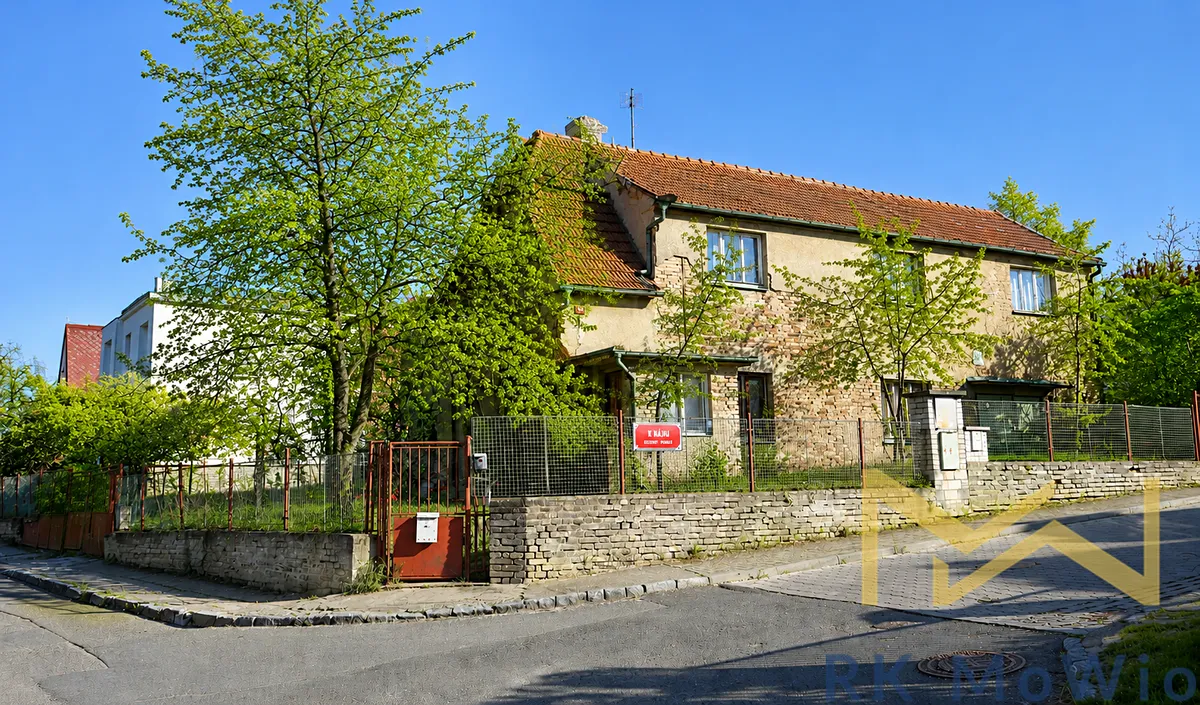 Prodej stavebního pozemku 885 m²